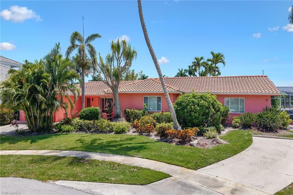 848 Buttonwood Ct, Marco Island, FL 34145-8