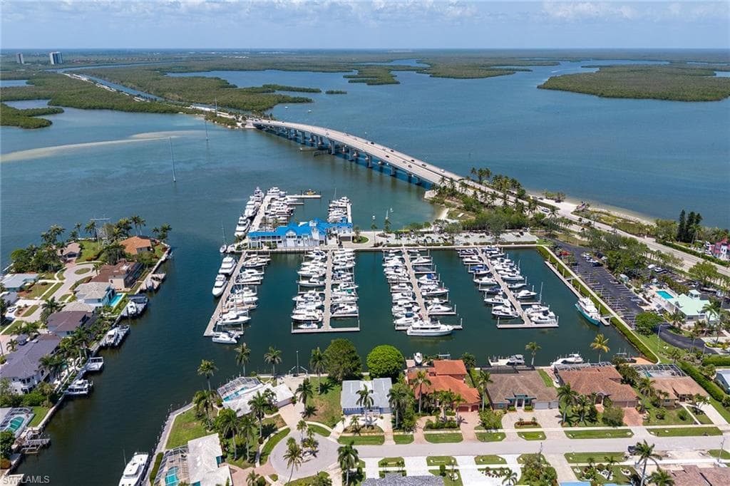 843 Buttonwood Ct, Marco Island, FL 34145-16