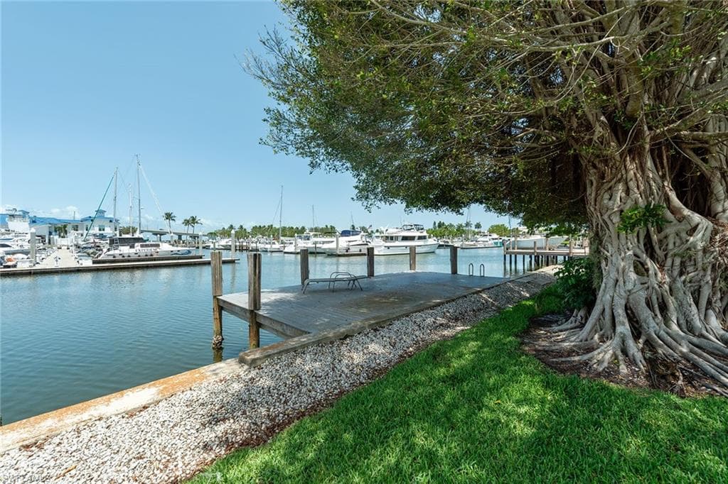 843 Buttonwood Ct, Marco Island, FL 34145-3