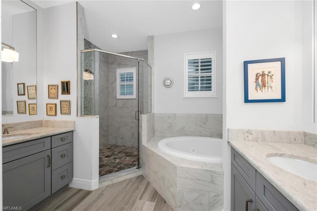 612 El Camino Real 101, Naples, FL 34119-17