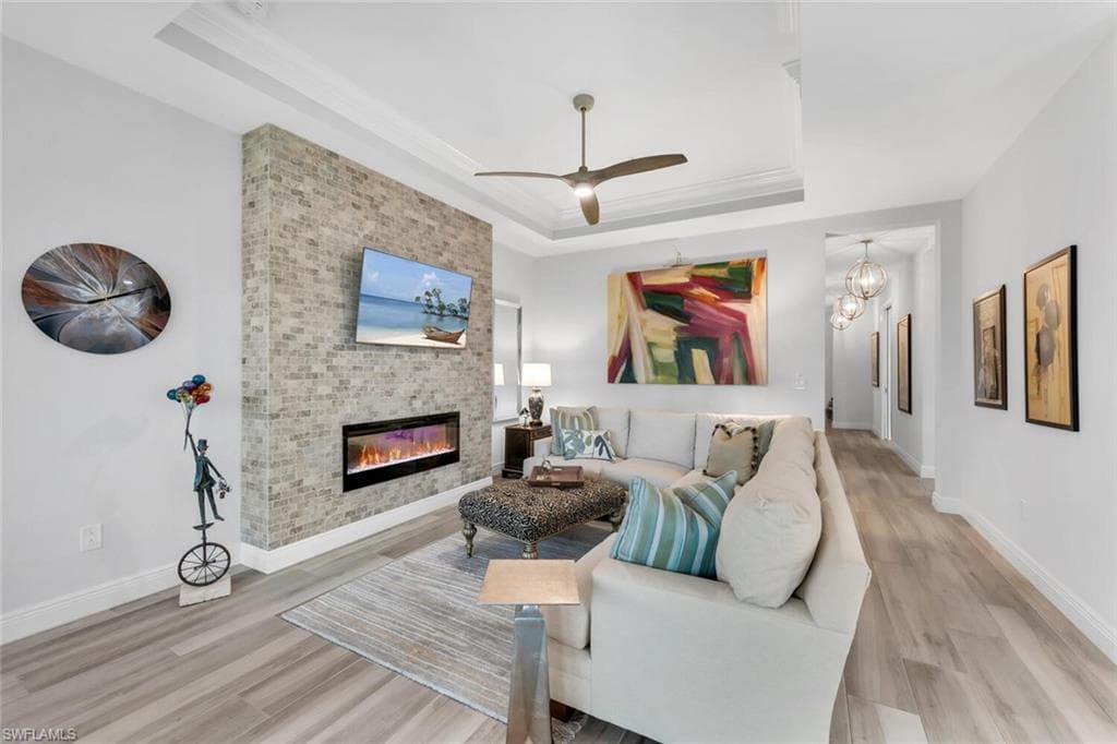 612 El Camino Real 101, Naples, FL 34119-6