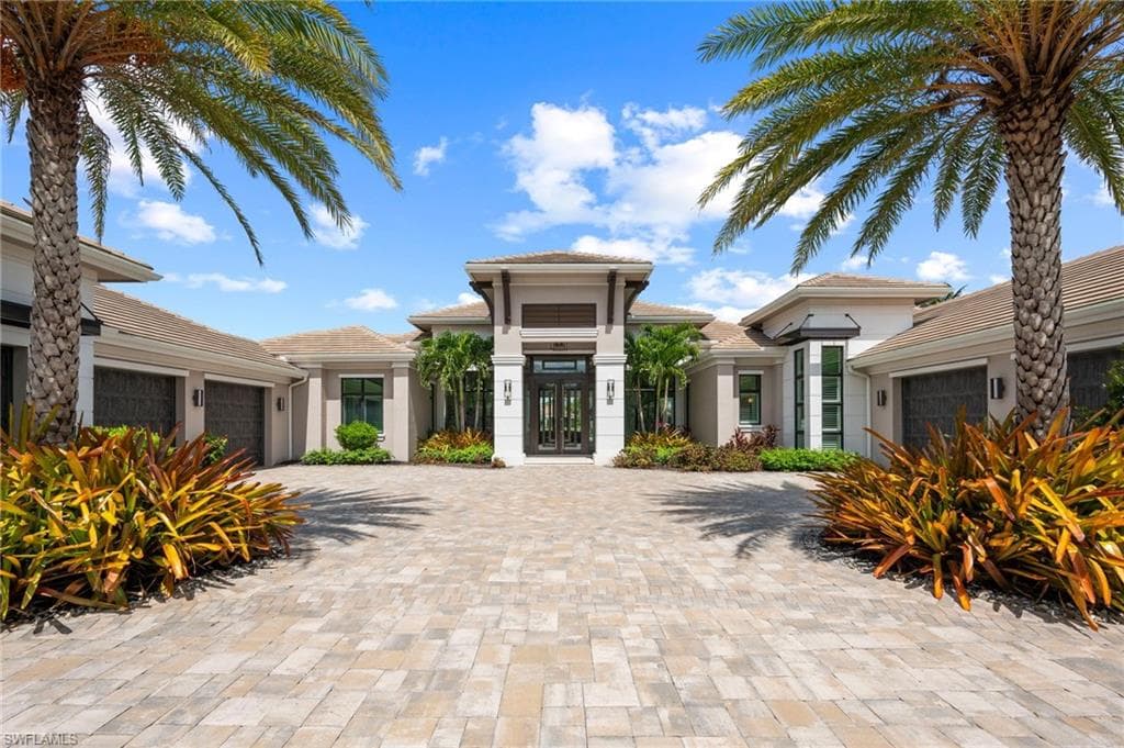 4297 Deephaven Ln, Naples, FL 34119-2