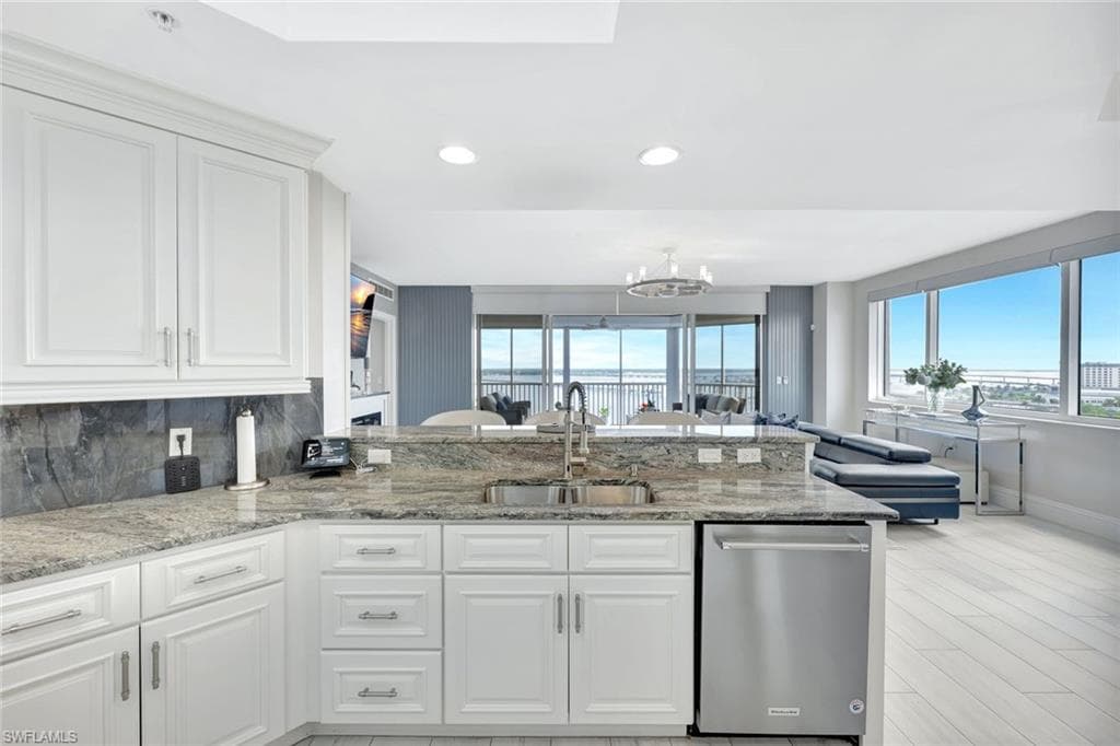 2104 1st St 1404, Fort Myers, FL 33901-10