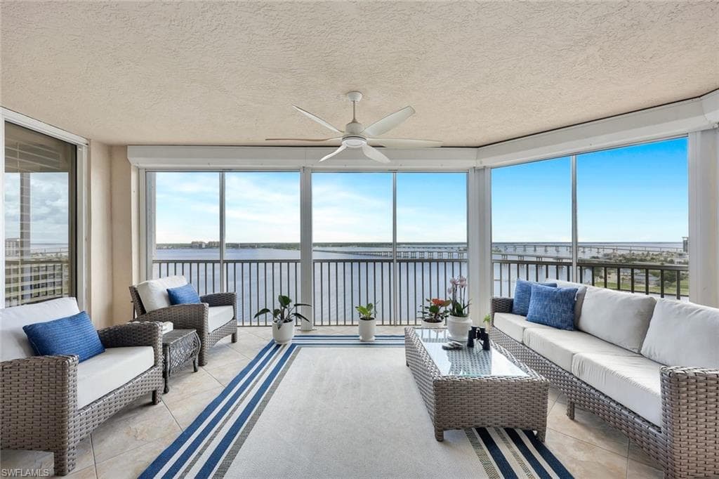 2104 1st St 1404, Fort Myers, FL 33901-12