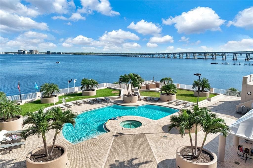 2104 1st St 1404, Fort Myers, FL 33901-30