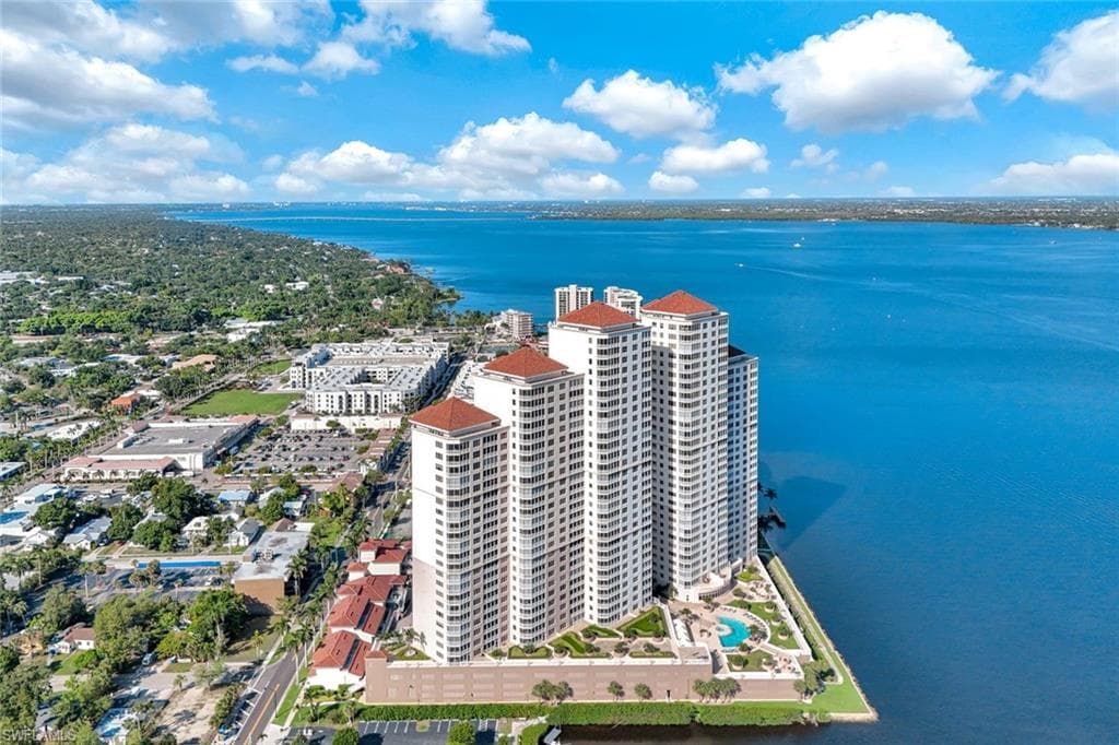 2104 1st St 1404, Fort Myers, FL 33901-31