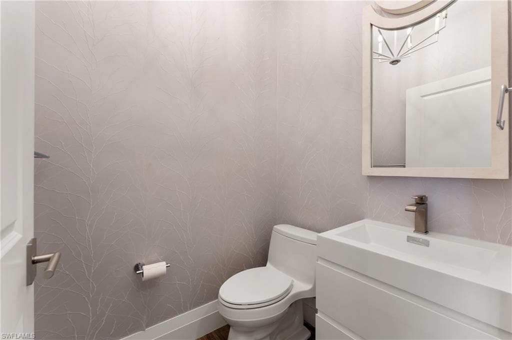 2274 Hawksridge Dr, Naples, FL 34105-21