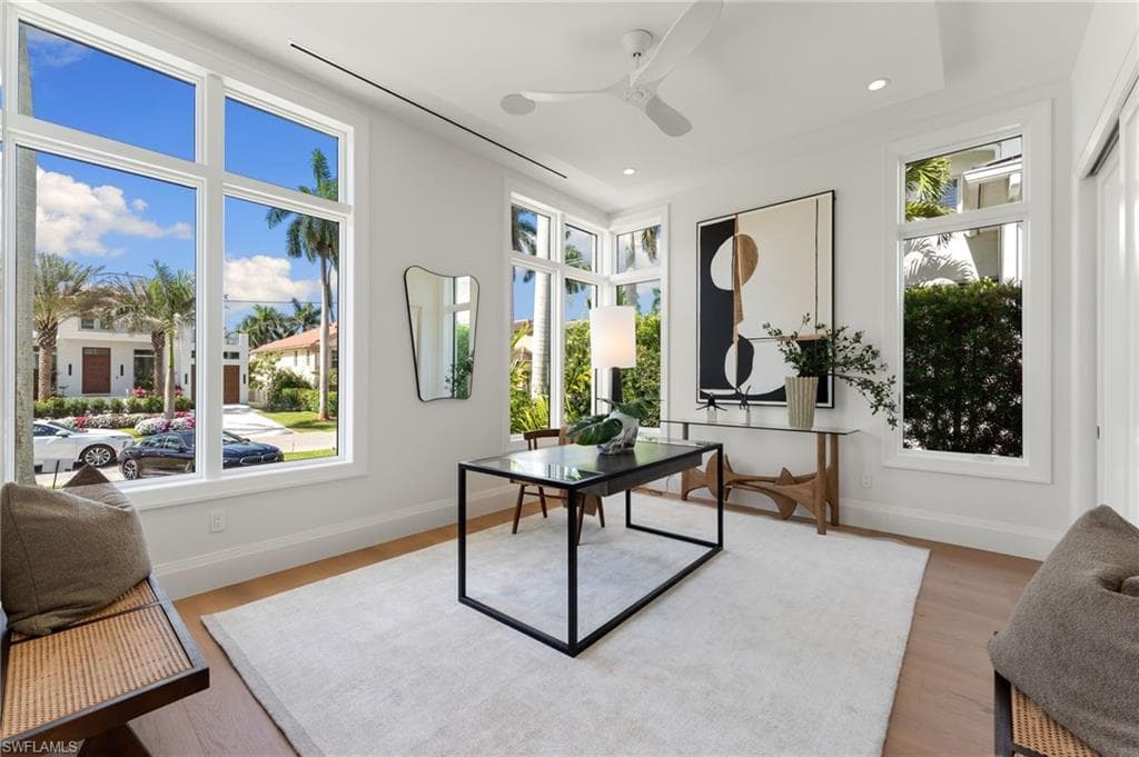 581 14th Ave S, Naples, FL 34102-27