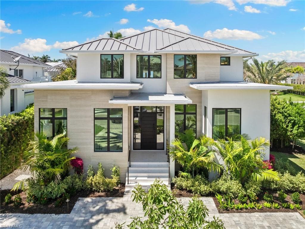 581 14th Ave S, Naples, FL 34102-2