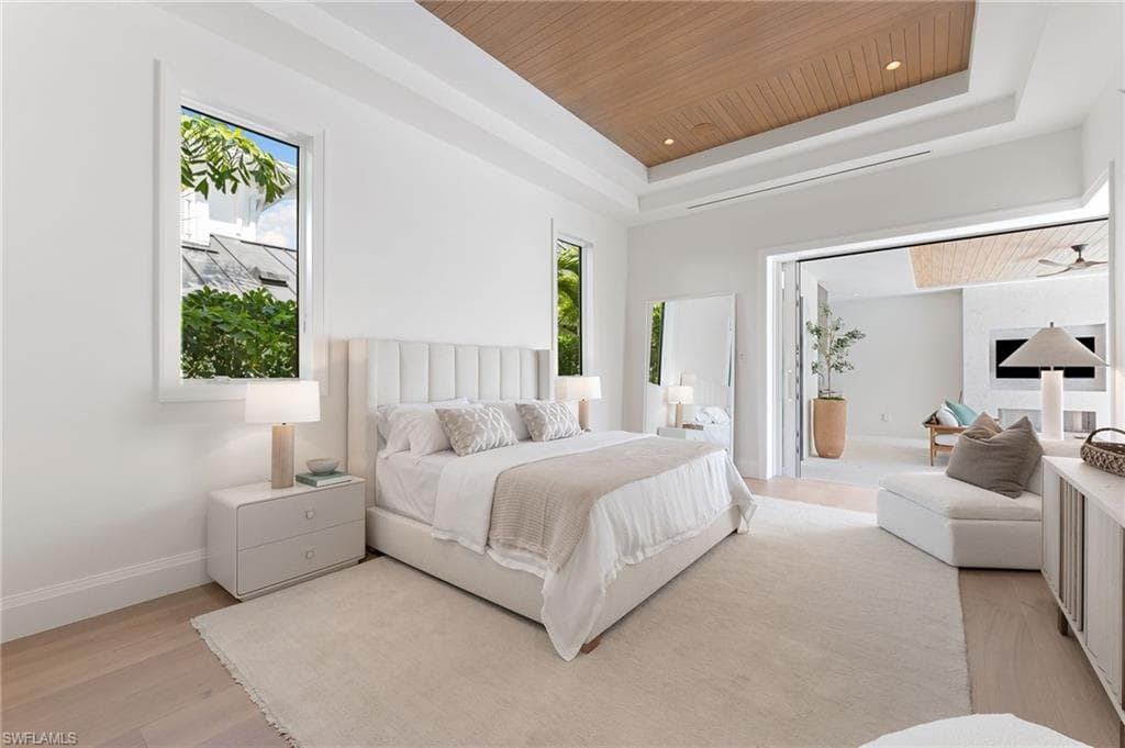581 14th Ave S, Naples, FL 34102-30