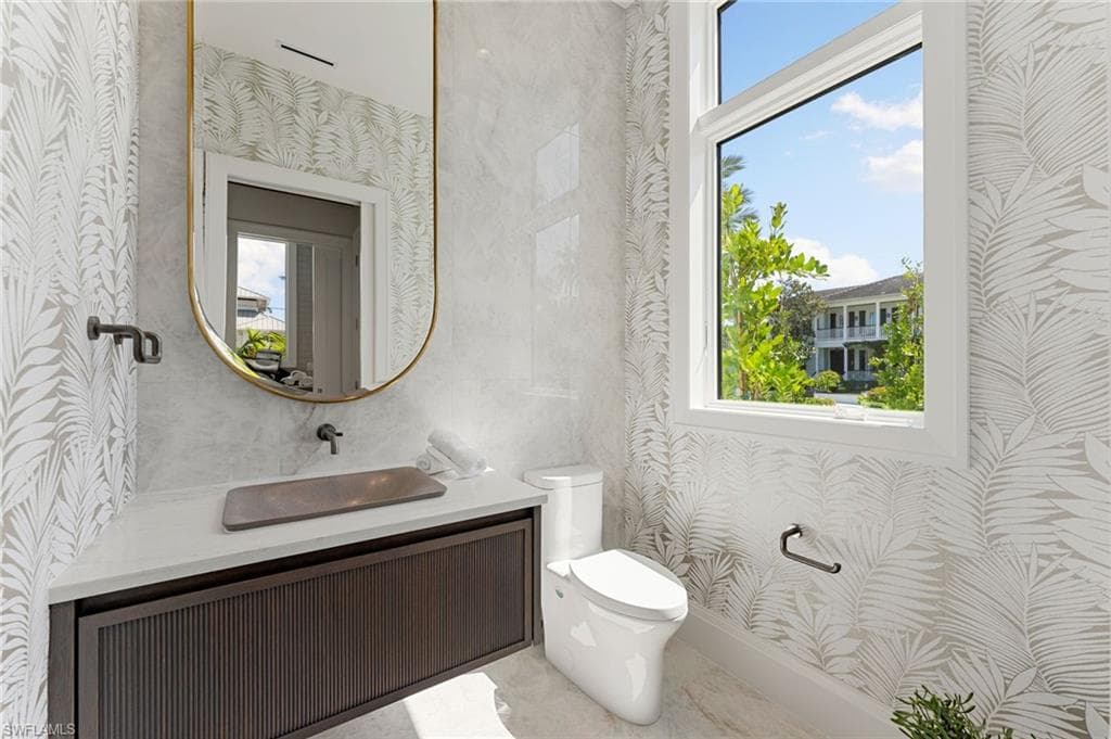 581 14th Ave S, Naples, FL 34102-31