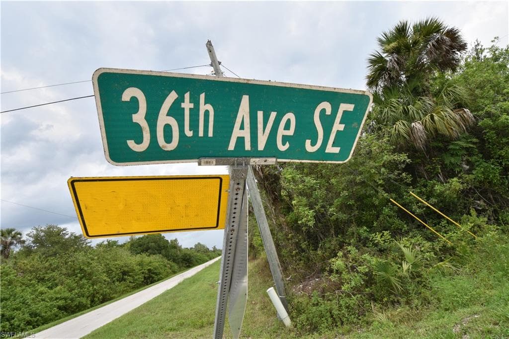 36th Ave SE, Naples, FL 34117-8