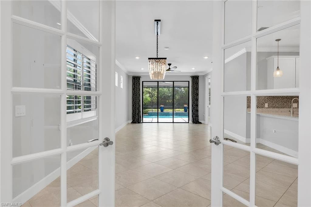 7690 Jacaranda Ln, Naples, FL 34114-9
