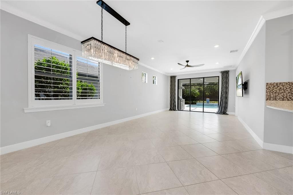 7690 Jacaranda Ln, Naples, FL 34114-13