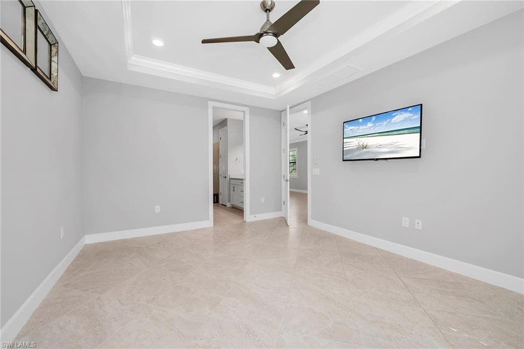 7690 Jacaranda Ln, Naples, FL 34114-18