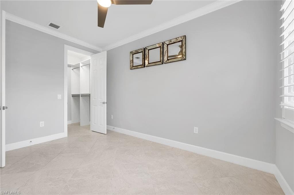 7690 Jacaranda Ln, Naples, FL 34114-21