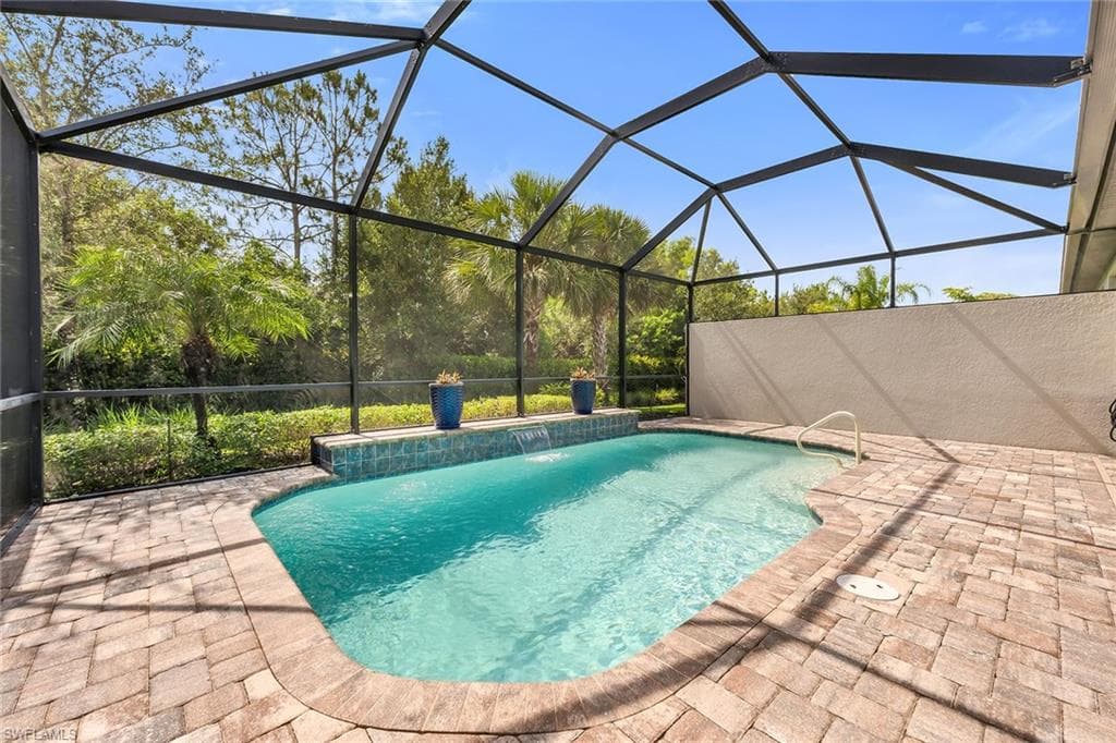 7690 Jacaranda Ln, Naples, FL 34114-26