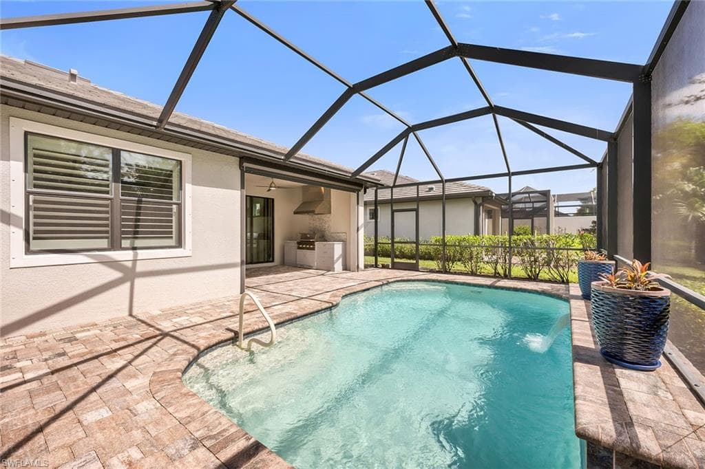 7690 Jacaranda Ln, Naples, FL 34114-28