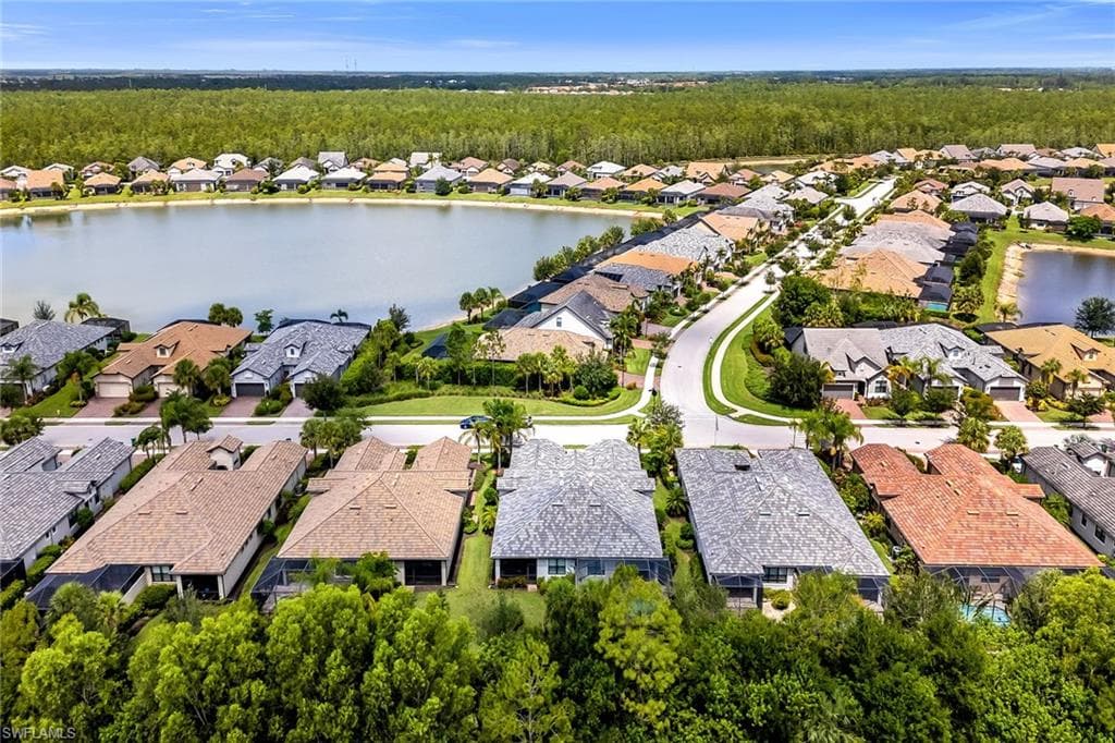 7690 Jacaranda Ln, Naples, FL 34114-32