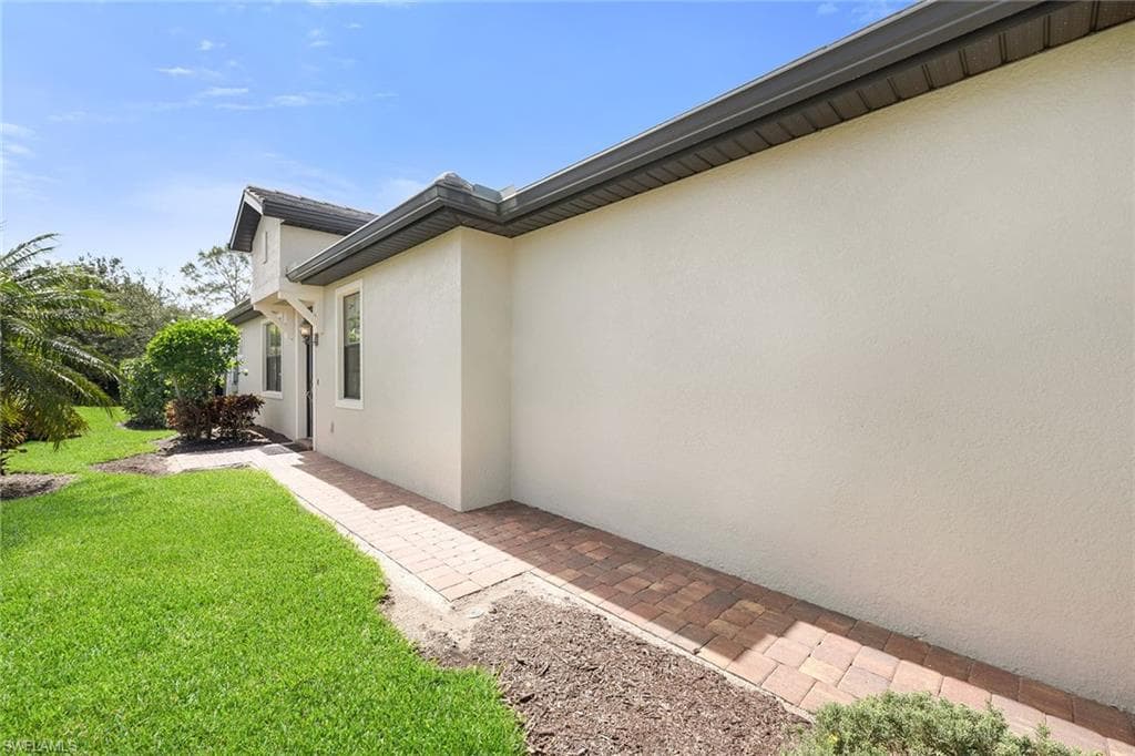 7690 Jacaranda Ln, Naples, FL 34114-43