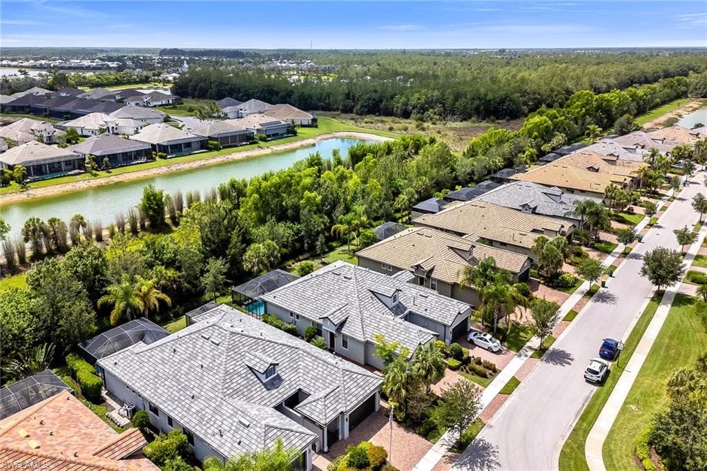 7690 Jacaranda Ln, Naples, FL 34114-45