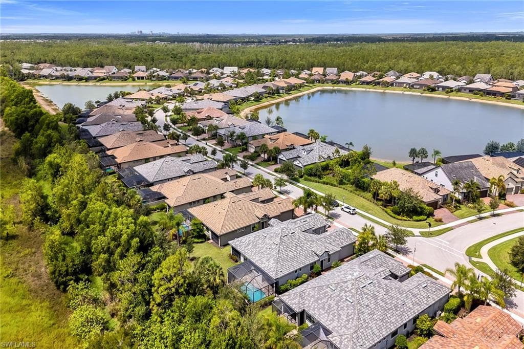 7690 Jacaranda Ln, Naples, FL 34114-47