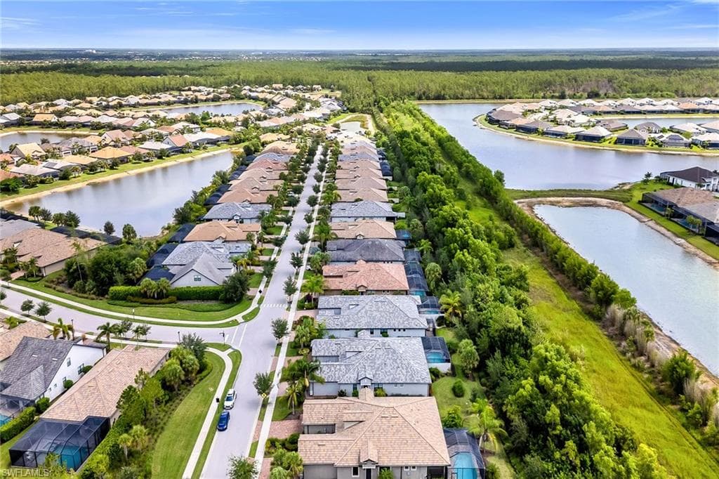 7690 Jacaranda Ln, Naples, FL 34114-49