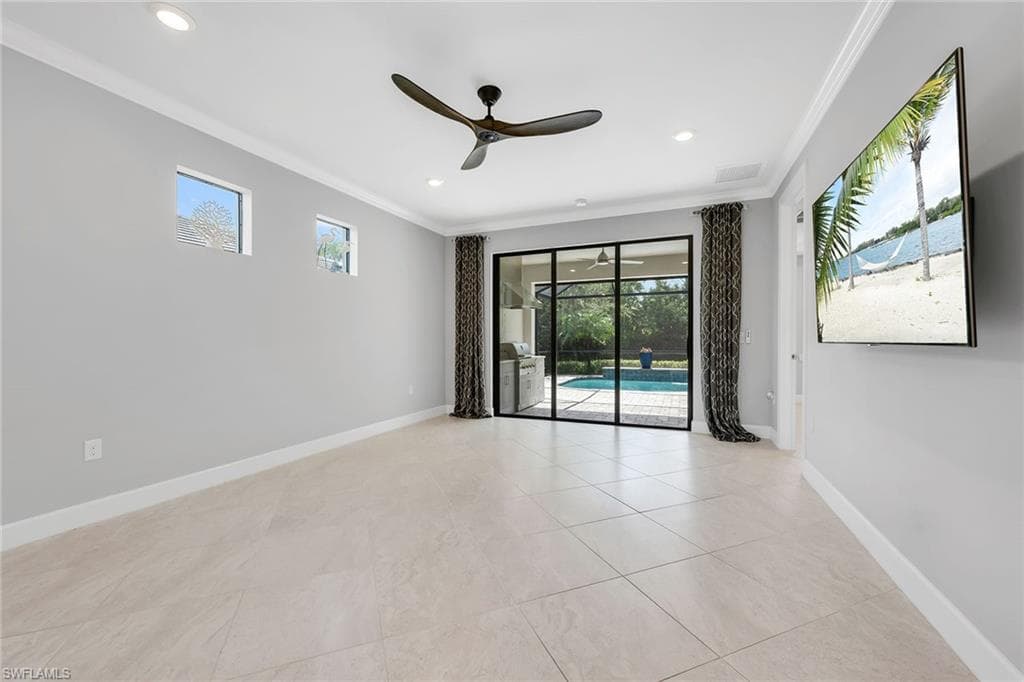 7690 Jacaranda Ln, Naples, FL 34114-6