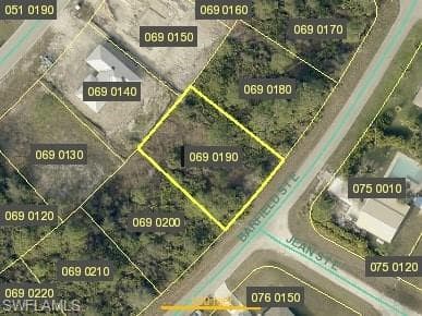 1133 Barfield St E, Lehigh Acres, FL 33974-1