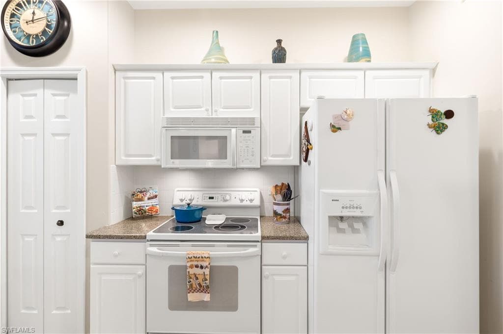 8782 Middlebrook Dr, Fort Myers, FL 33908-9