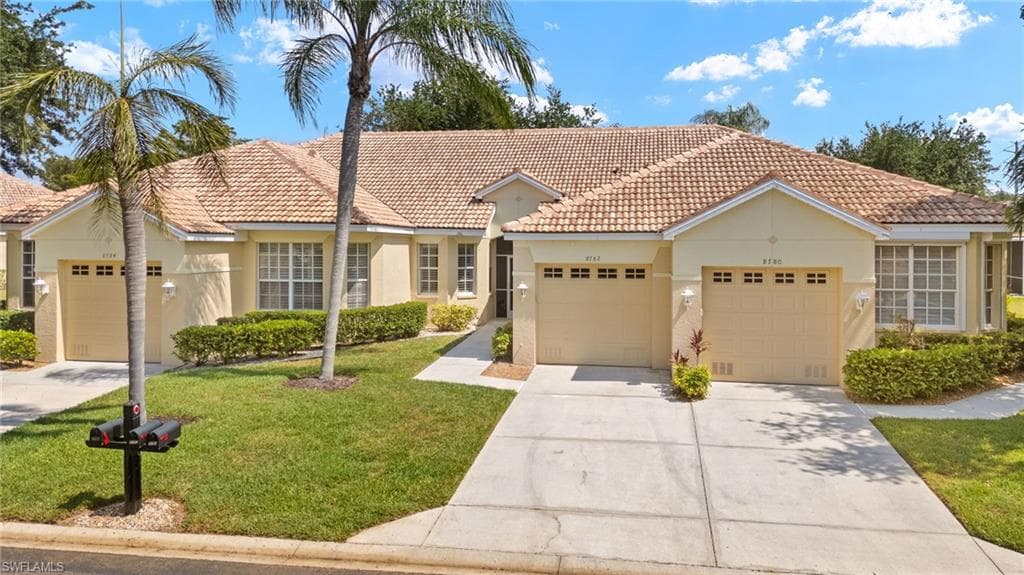 8782 Middlebrook Dr, Fort Myers, FL 33908-25