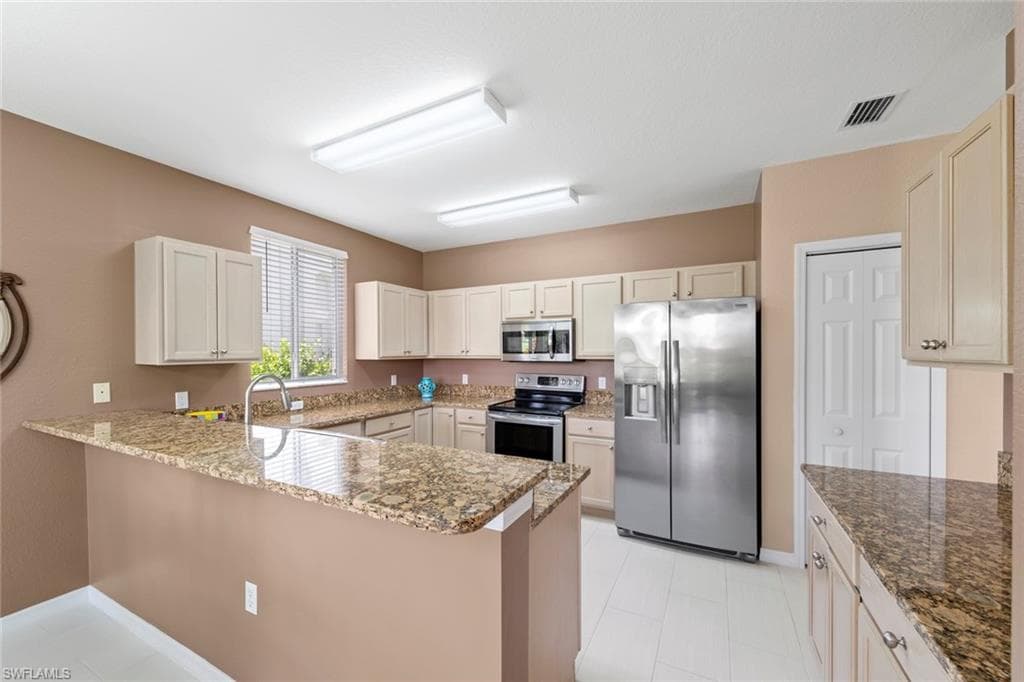 8421 Southbridge Dr 4, Estero, FL 33967-19