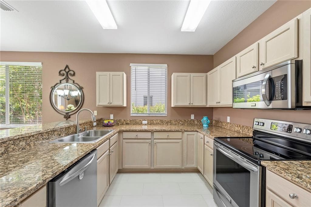 8421 Southbridge Dr 4, Estero, FL 33967-20