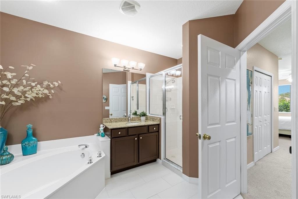 8421 Southbridge Dr 4, Estero, FL 33967-23