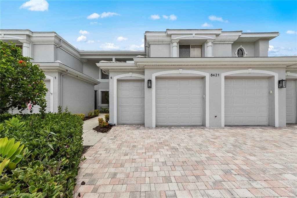 8421 Southbridge Dr 4, Estero, FL 33967-3