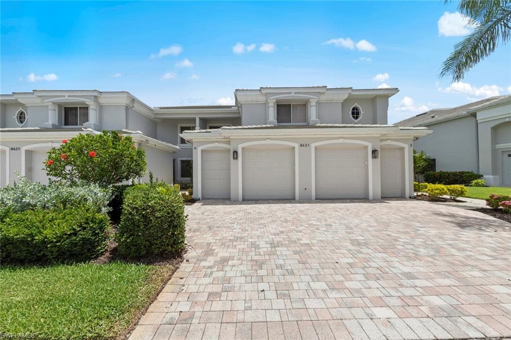 8421 Southbridge Dr 4, Estero, FL 33967-4