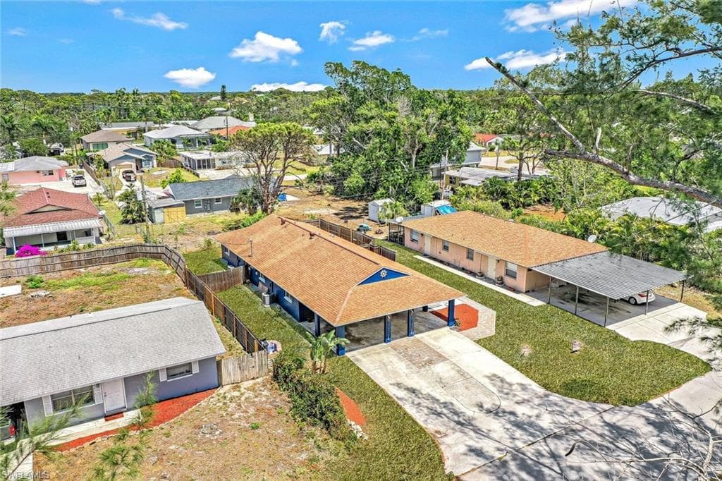 4402 Pine Lake Rd, Bonita Springs, FL 34134-16