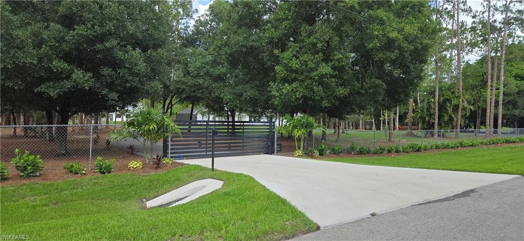3475 3rd Ave SW, Naples, FL 34117-4
