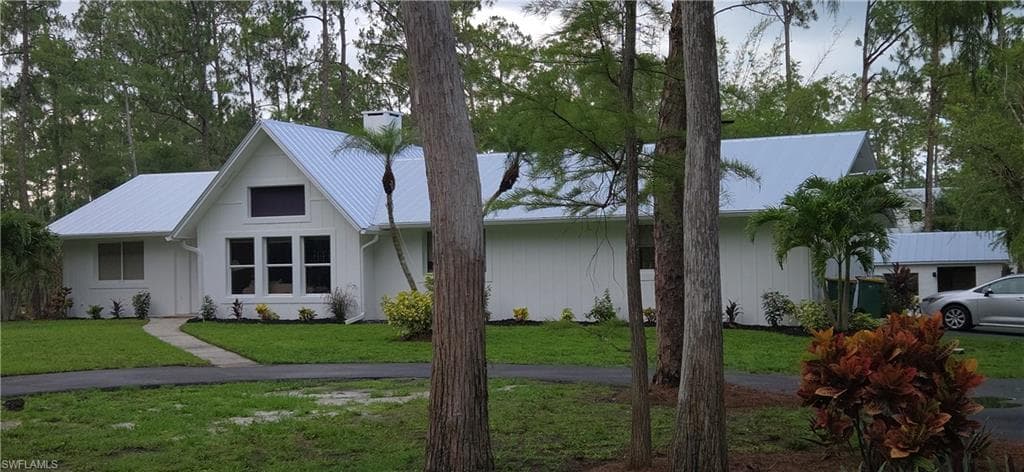 3475 3rd Ave SW, Naples, FL 34117-6