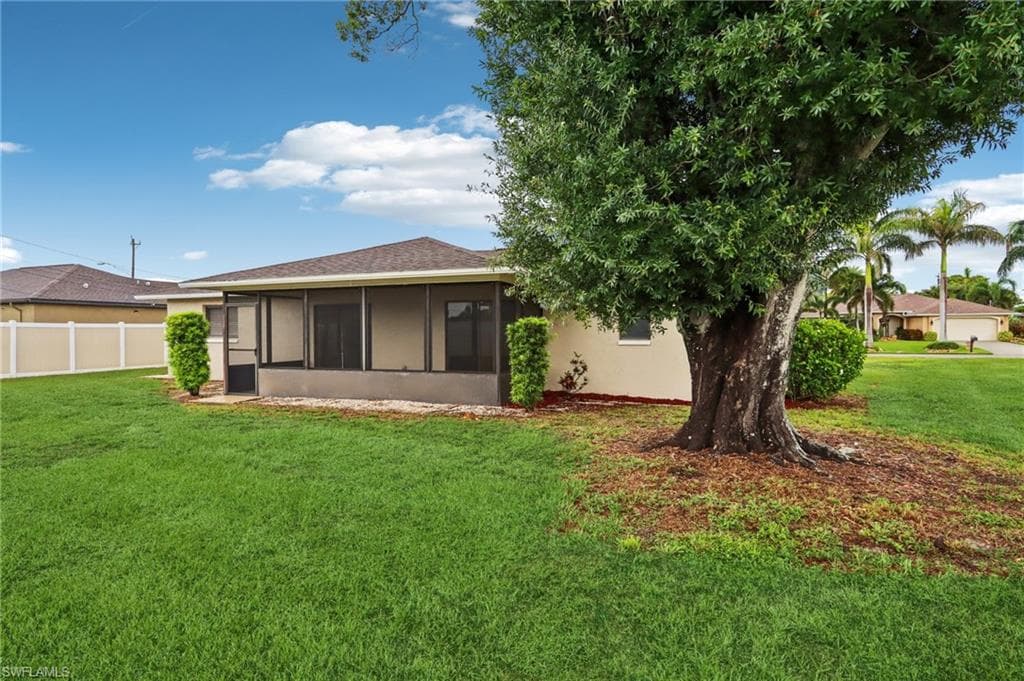 740 5th St, Cape Coral, FL 33991-16