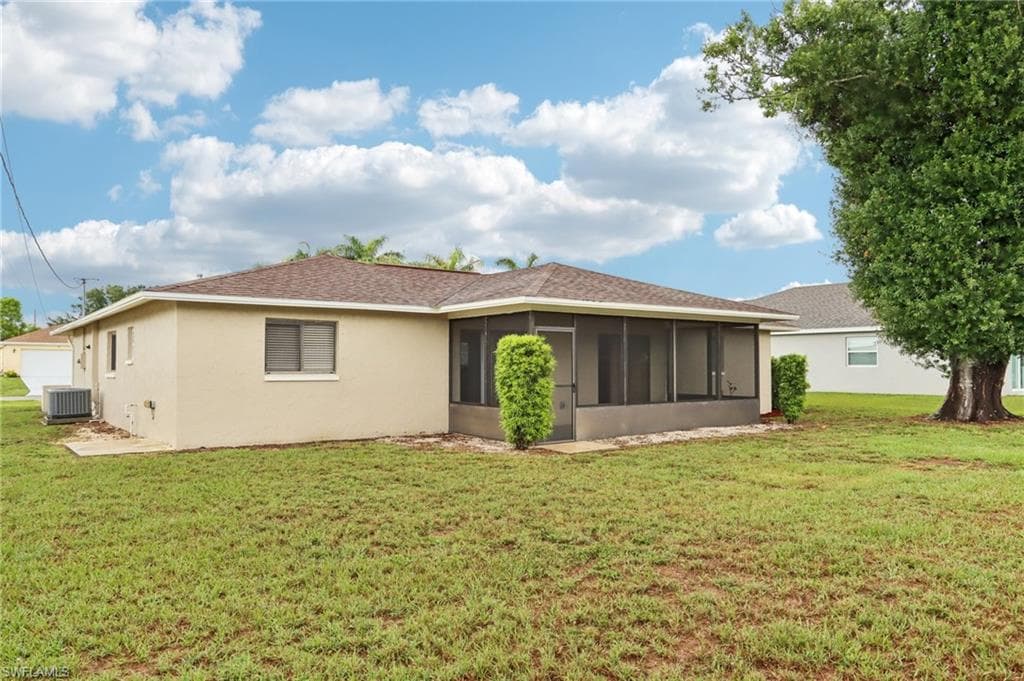 740 5th St, Cape Coral, FL 33991-30