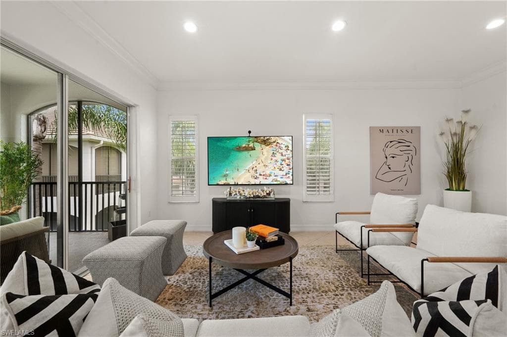 5004 Maxwell Cir 3-202, Naples, FL 34105-9