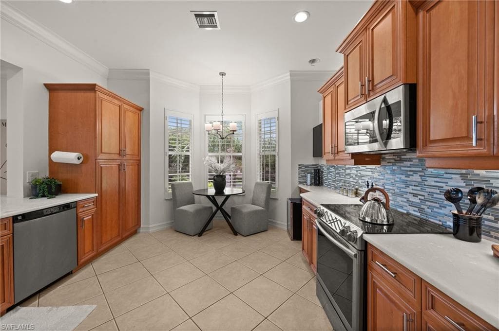 5004 Maxwell Cir 3-202, Naples, FL 34105-13