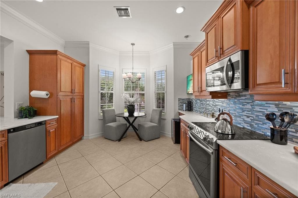 5004 Maxwell Cir 3-202, Naples, FL 34105-16