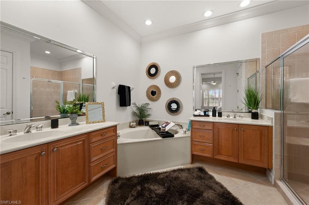 5004 Maxwell Cir 3-202, Naples, FL 34105-24