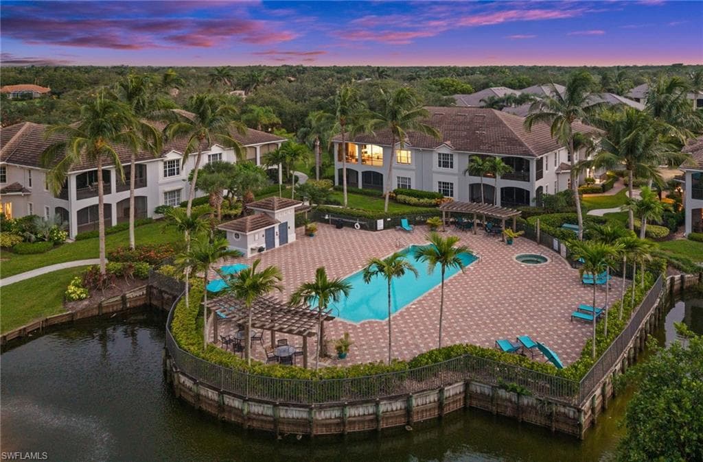 5004 Maxwell Cir 3-202, Naples, FL 34105-2