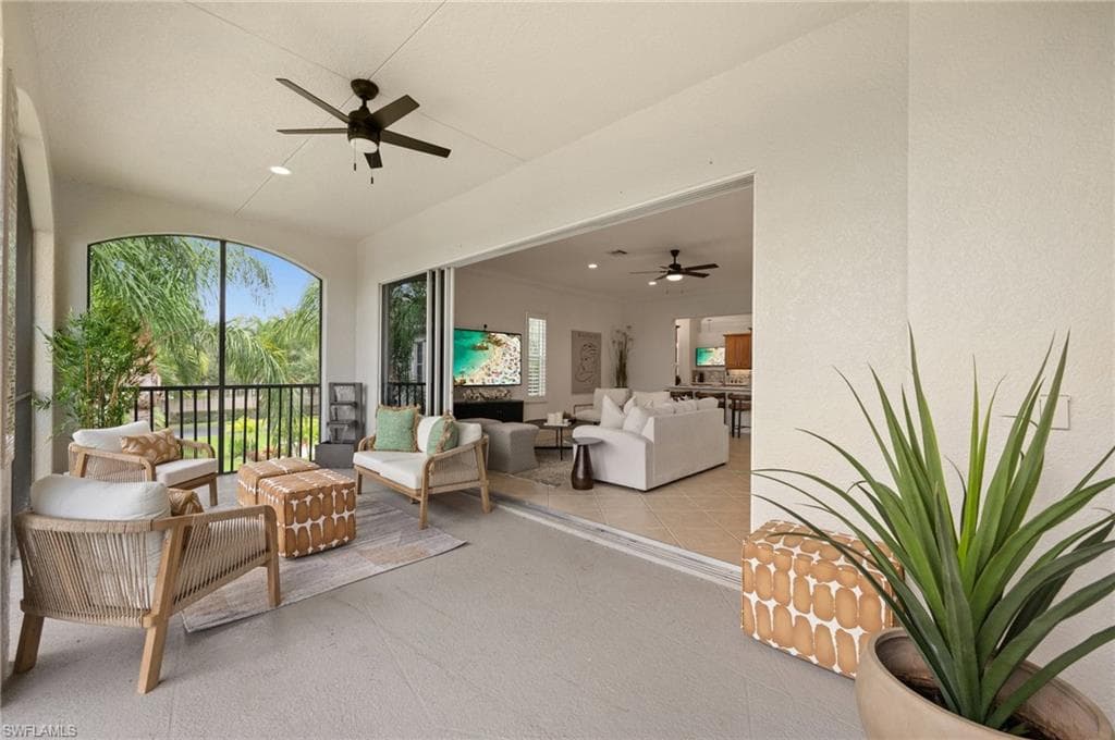 5004 Maxwell Cir 3-202, Naples, FL 34105-35