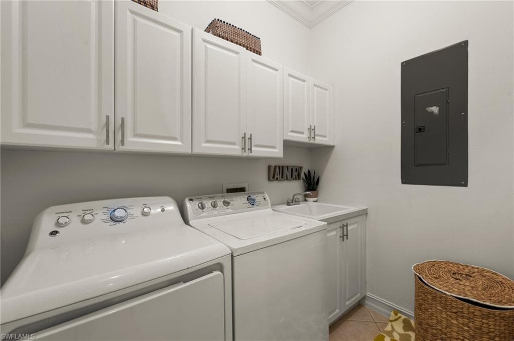 5004 Maxwell Cir 3-202, Naples, FL 34105-36