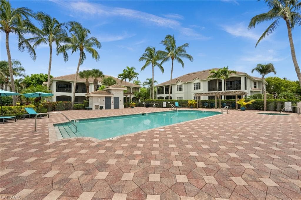 5004 Maxwell Cir 3-202, Naples, FL 34105-41