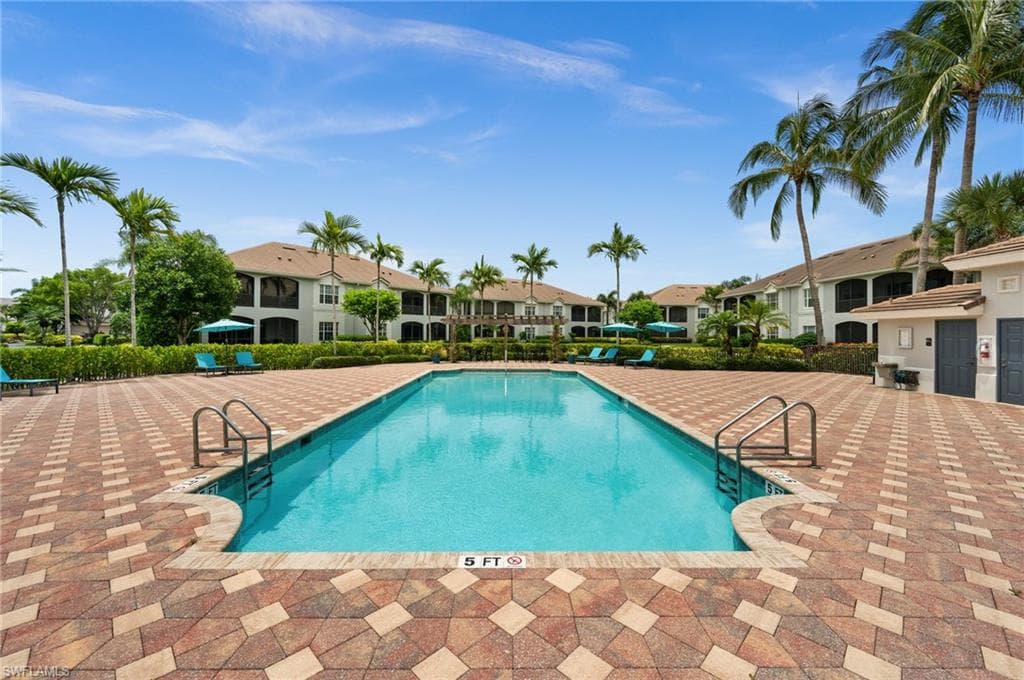 5004 Maxwell Cir 3-202, Naples, FL 34105-42